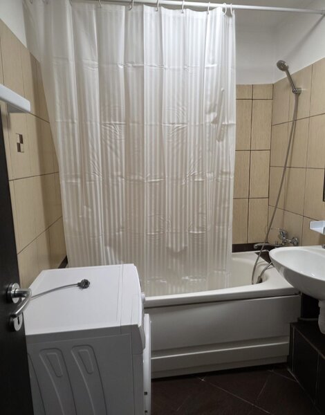 MegaMall, Cimitirul Armenesc