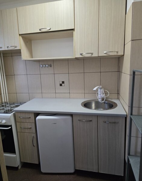 MegaMall, Cimitirul Armenesc